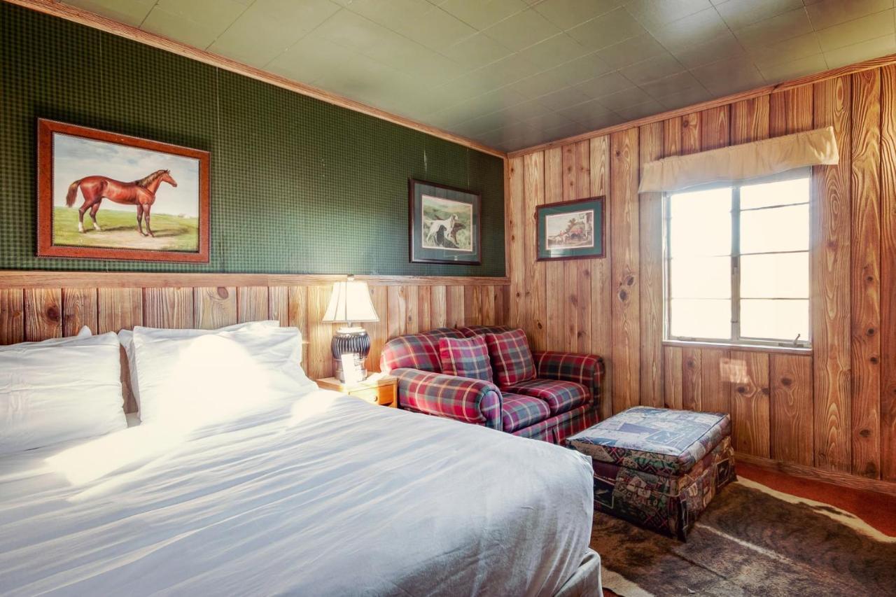 Simmer Motel Wamego Экстерьер фото
