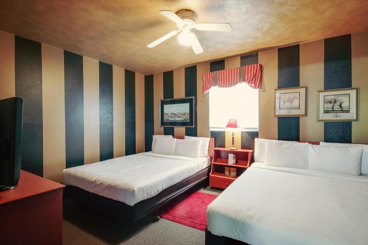 Simmer Motel Wamego Экстерьер фото