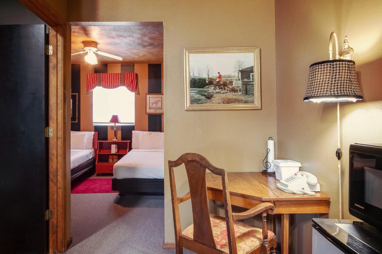 Simmer Motel Wamego Экстерьер фото