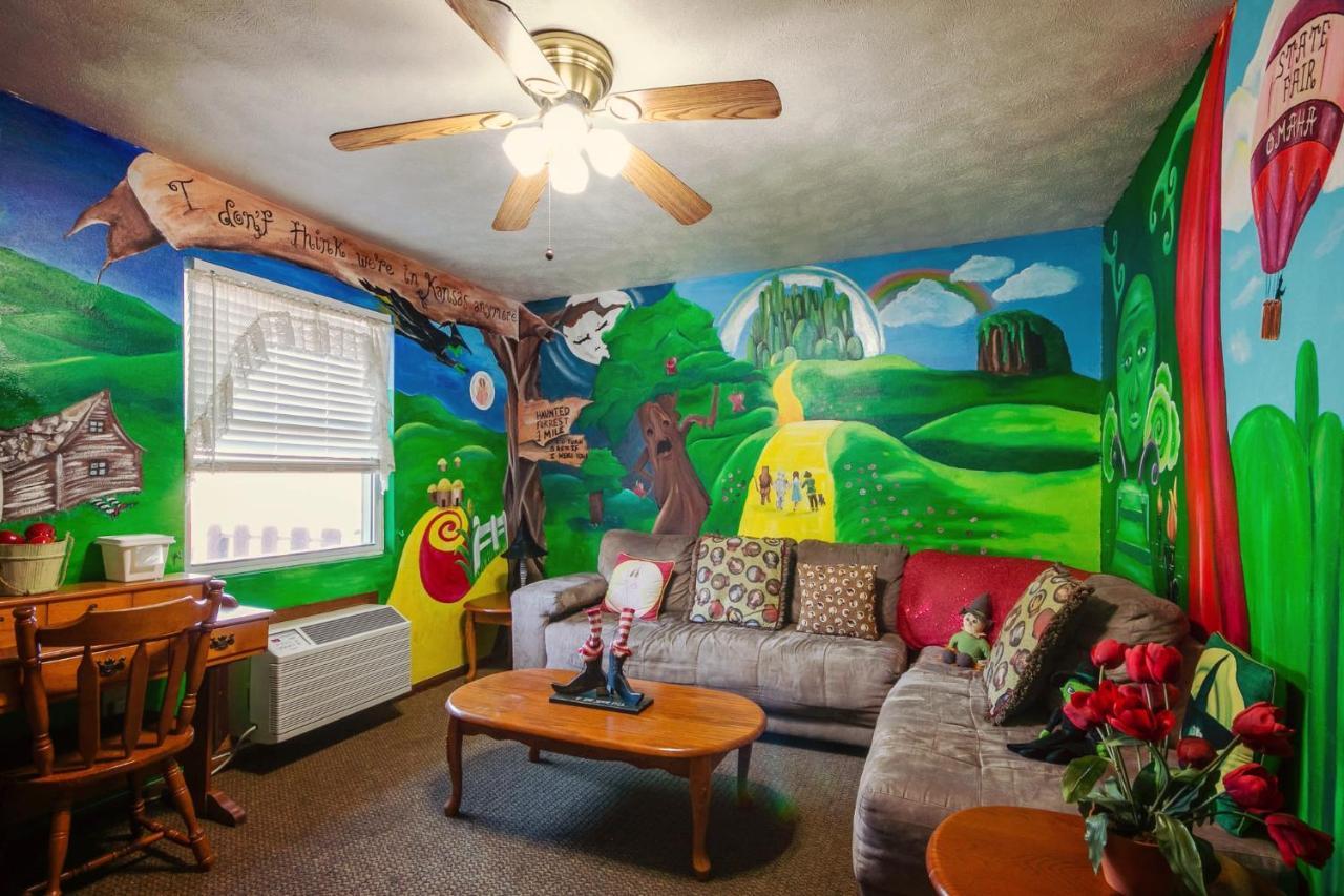 Simmer Motel Wamego Экстерьер фото